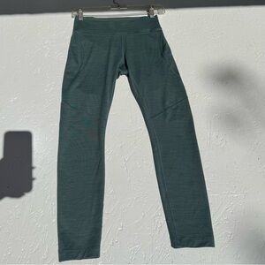 Outdoor Voices Forest Green Cropped Leggings Size Small Athletic Yoga Fitness